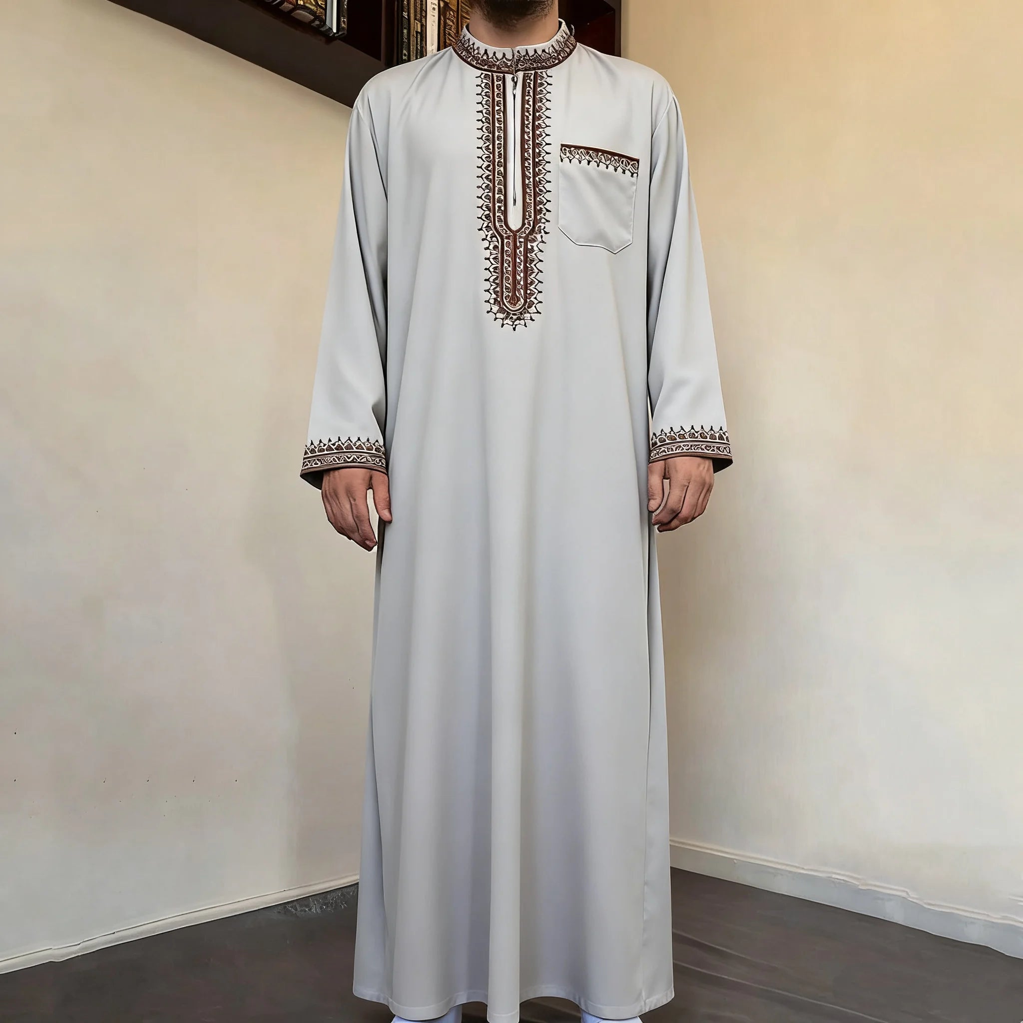 Muslim men's long robe, luxurious high-end fashionable embroidered robe, casual round neck daily holiday men's long robe